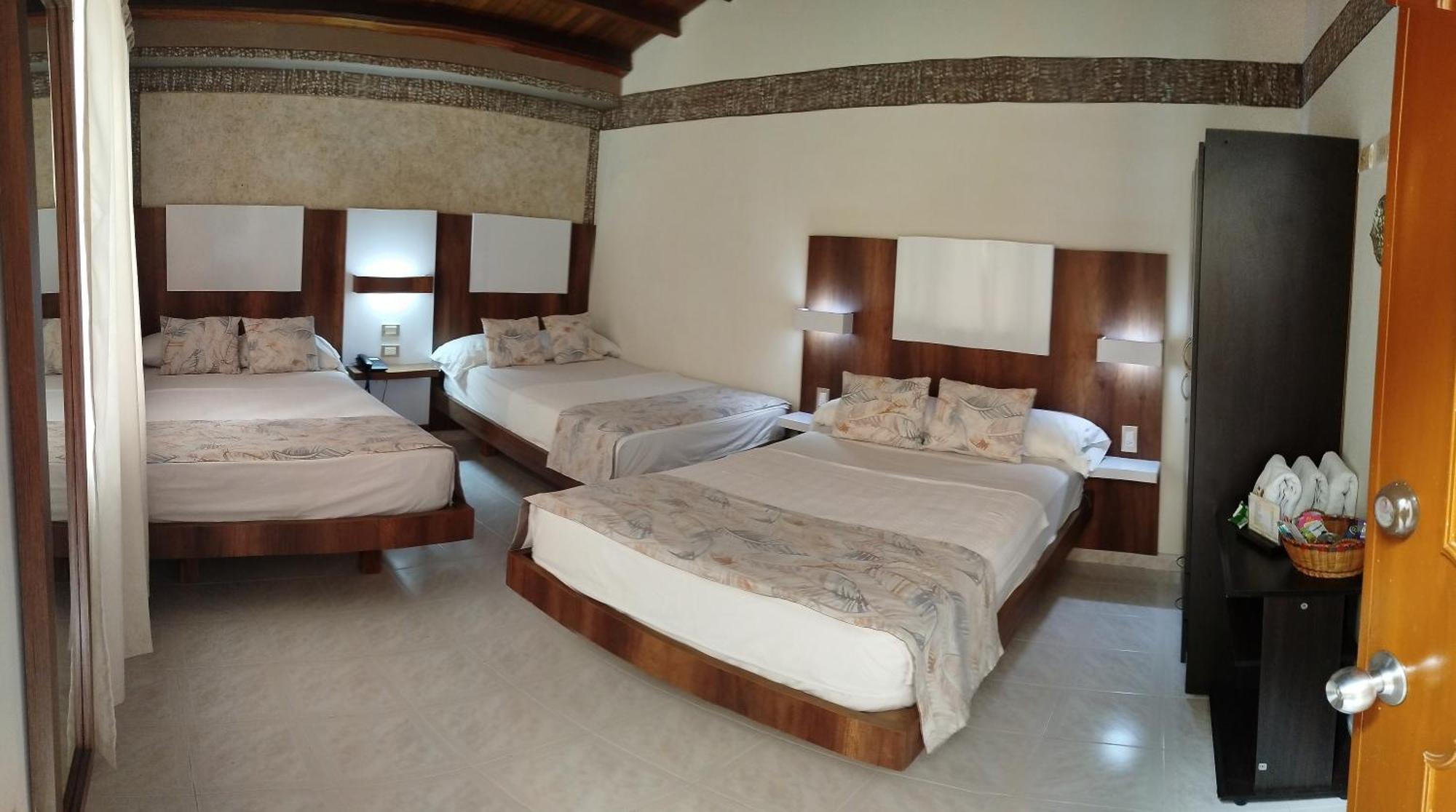 Hotel Casa Aragon Cartago Zewnętrze zdjęcie
