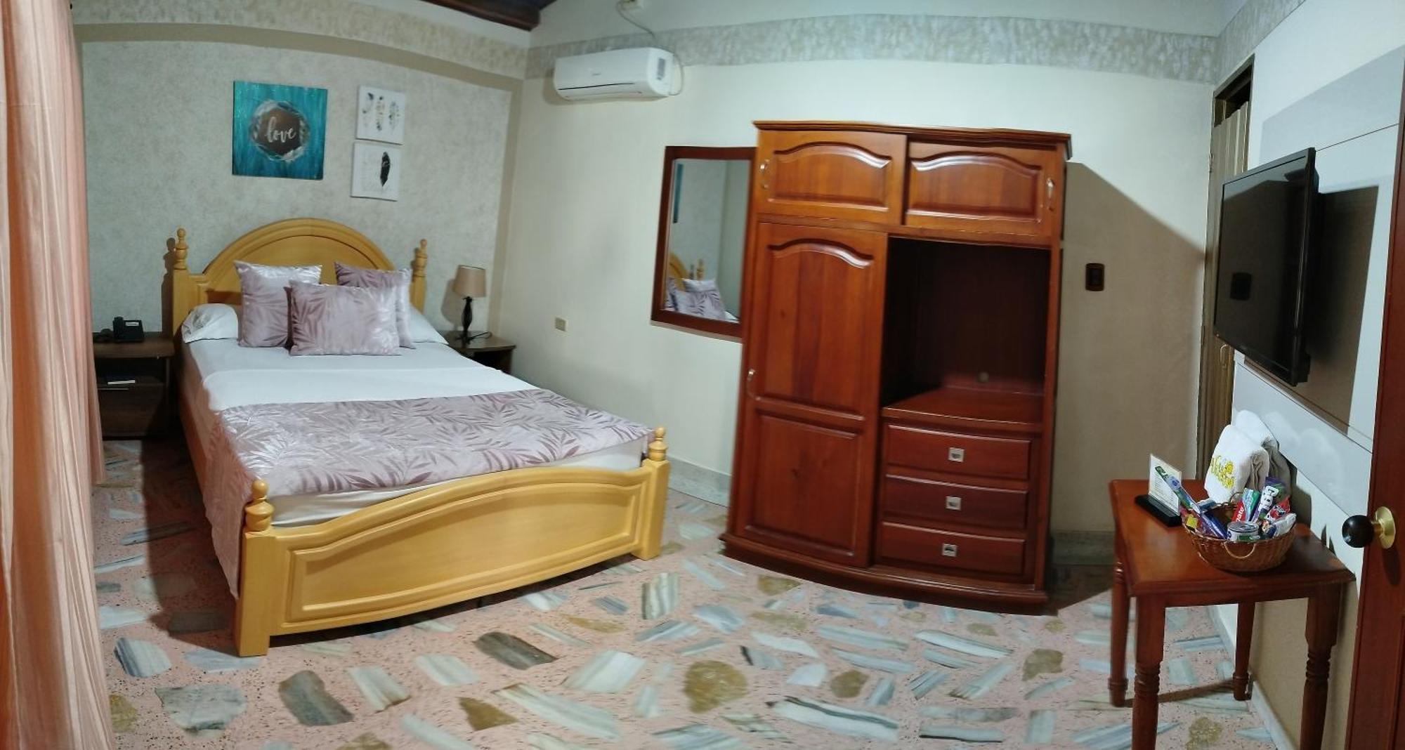 Hotel Casa Aragon Cartago Zewnętrze zdjęcie